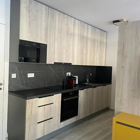 Apartment With A View Of The Slope *